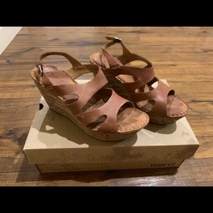 Born Sandal Wedge Size 10